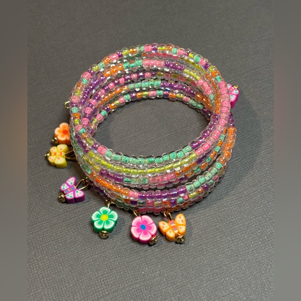🌸Colorful Memory Wire Bracelet with Charms